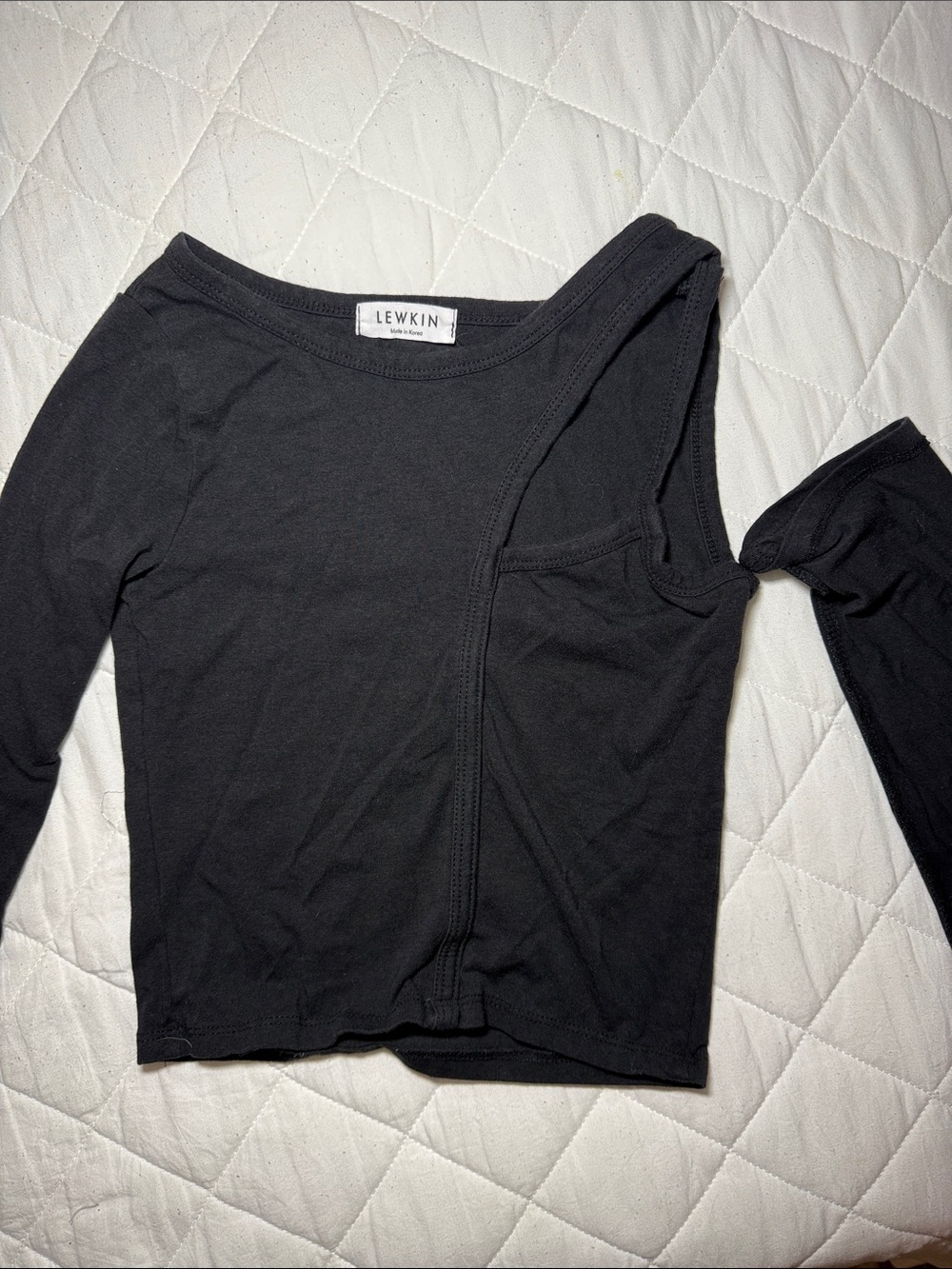 LEWKIN Black One-Shoulder Long-Sleeve Tee